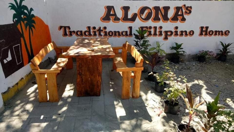 Traditional Filipino Transient House And Huts Near 100 Islands Wharf Аламинос Екстериор снимка
